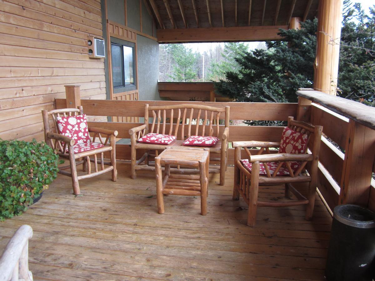 Bella Coola Mountain Lodge Hagensborg Εξωτερικό φωτογραφία
